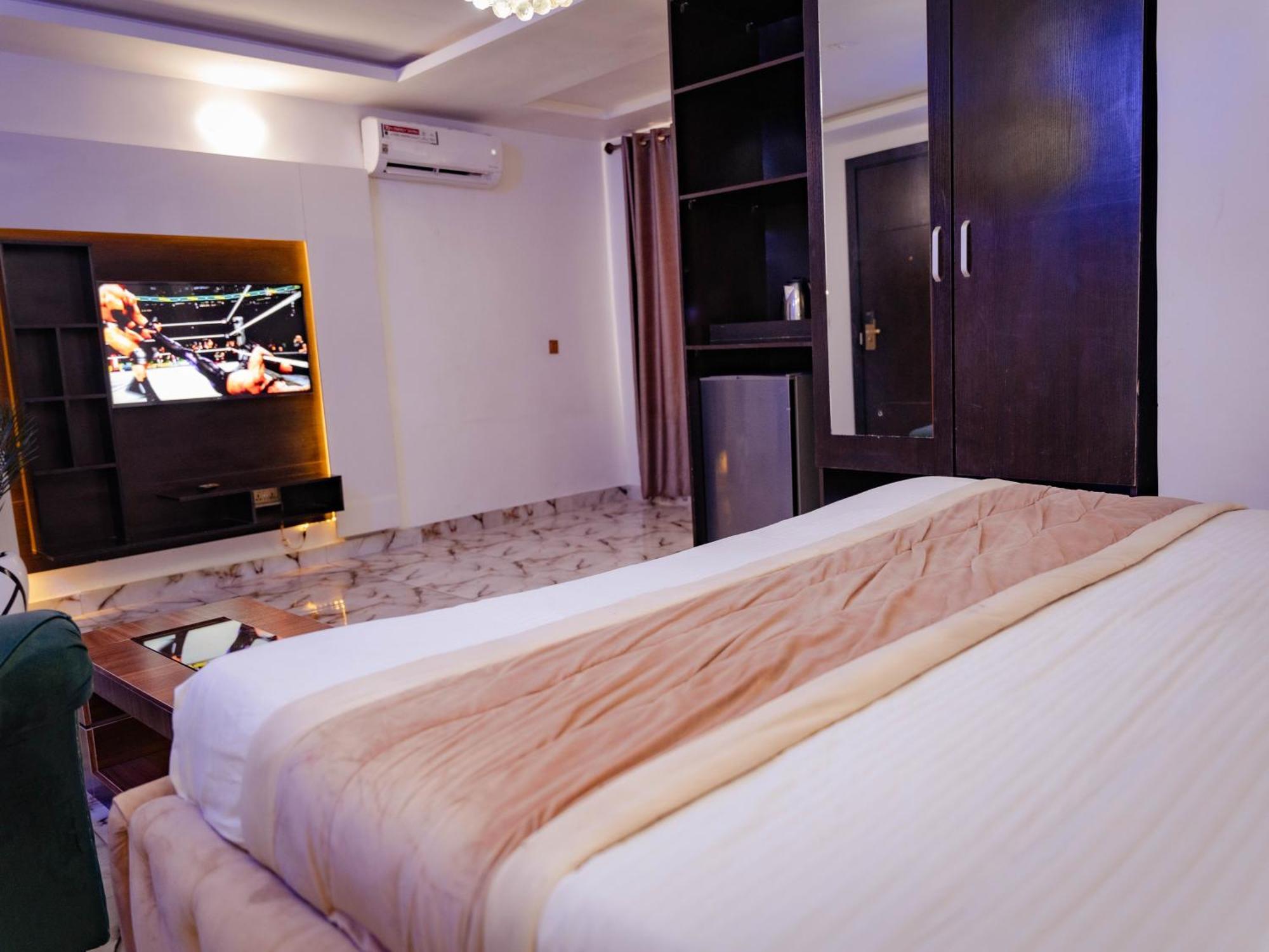 247 Luxury Hotel Lekki Exterior foto